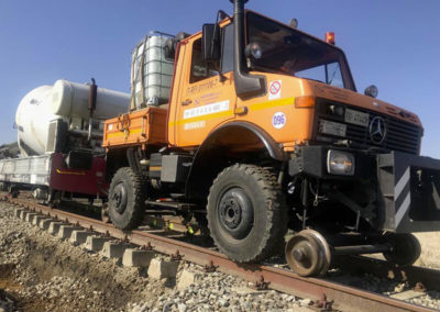 Mezzo strada/rotaia costruttore Mercedes-benz  Mod. UNIMOG U 1200 C  Anno:1900